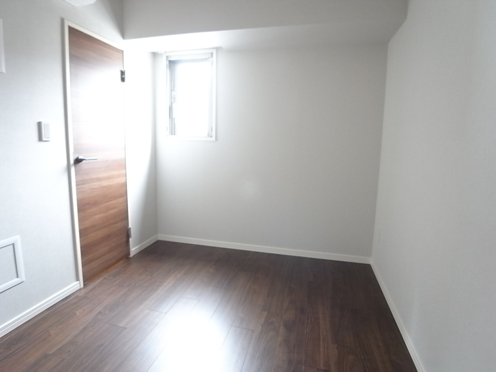 北側の洋室は4.9帖！