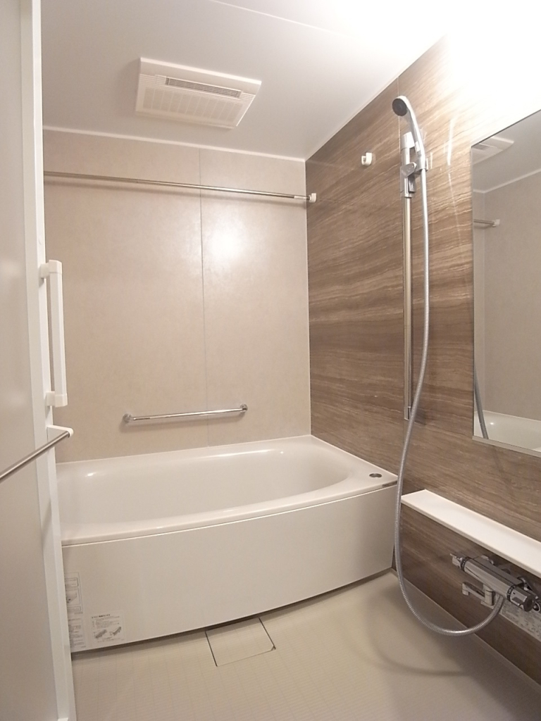 追い焚き・乾燥機能付きの浴室！一日の疲れを癒して下さい♪