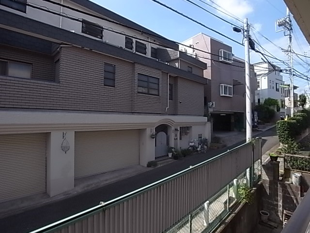南西方向の眺望（写真は205号室のもの）