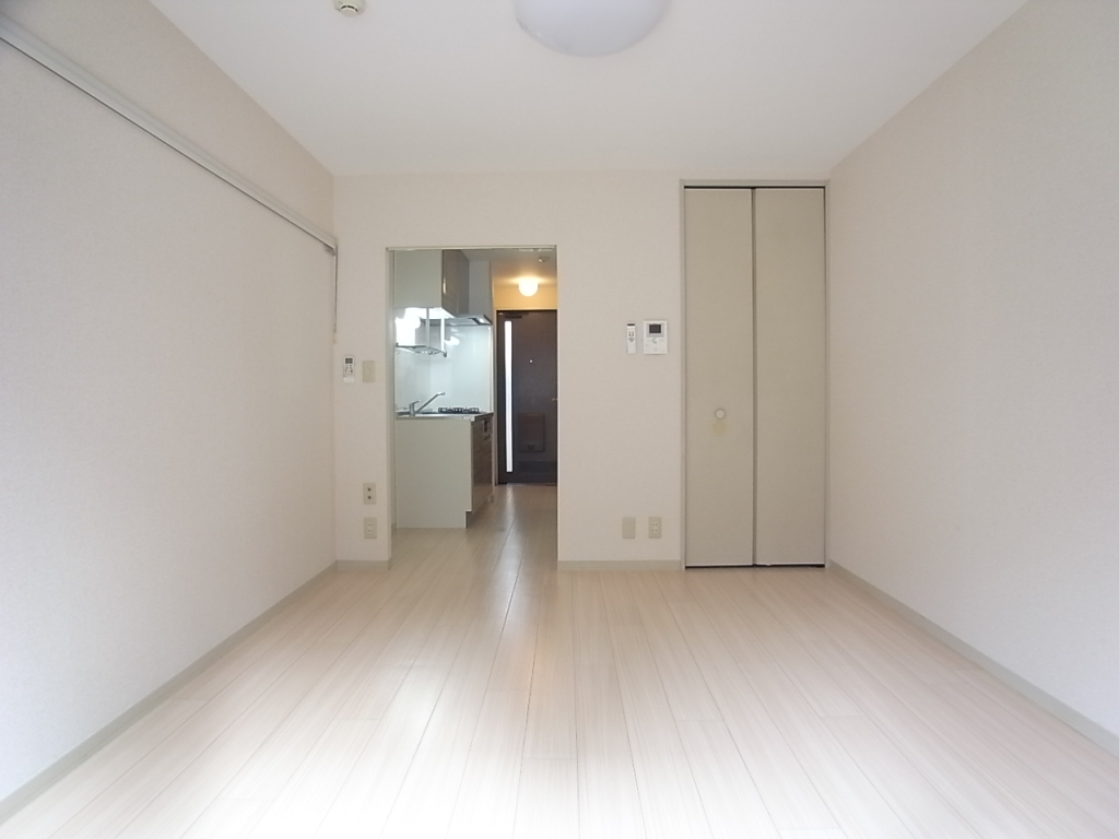 窓側からの洋室