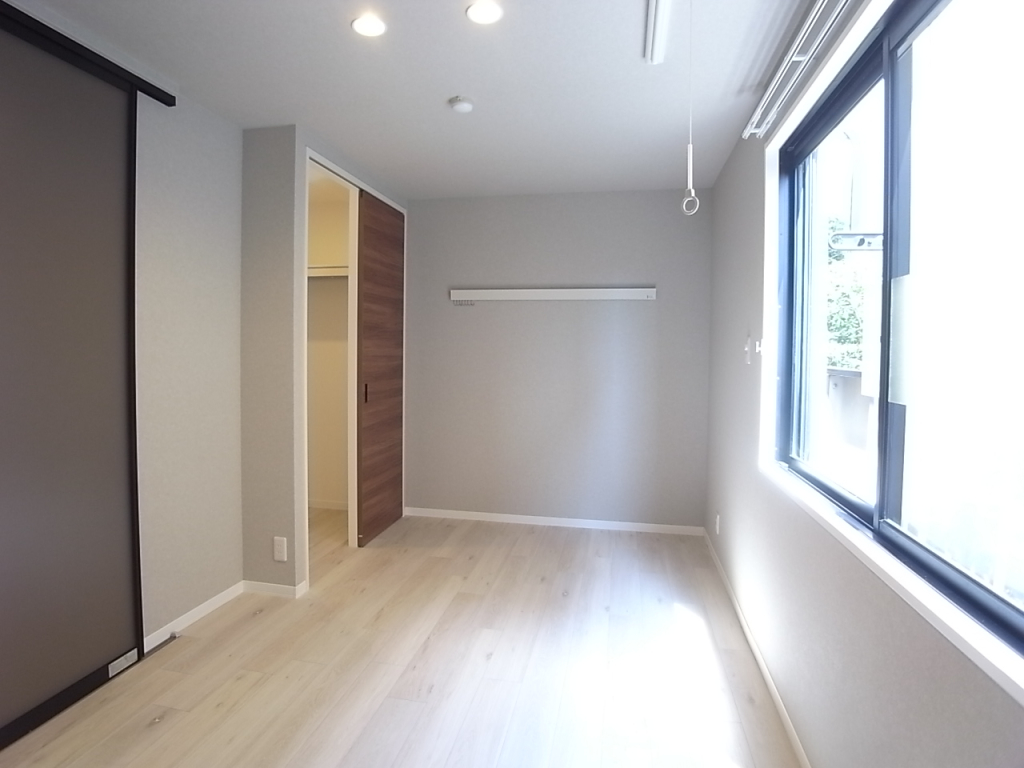 横長のお部屋は家具の配置がしやすく使いやすい！