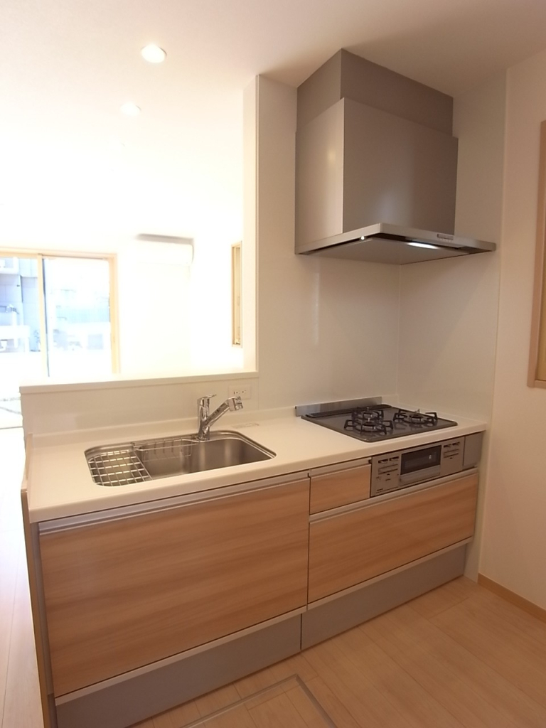 人気の対面式キッチン！大きめ収納が便利！