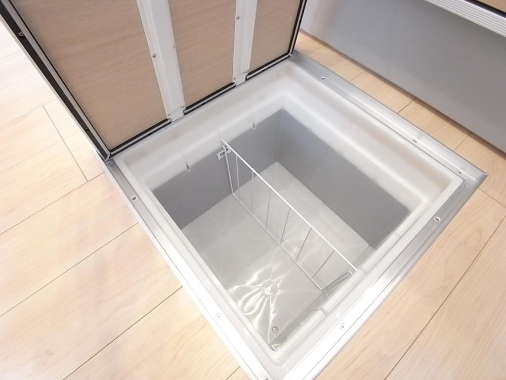 買い置きの保管にも便利な床下収納！