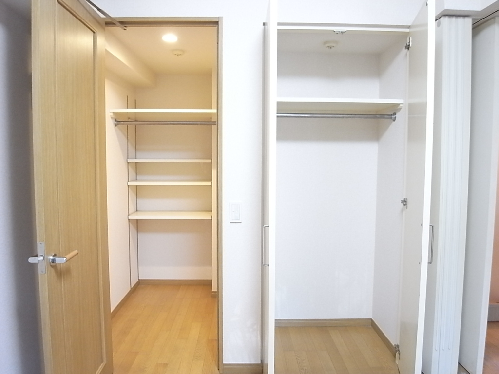 ウォークインクローゼット・収納棚