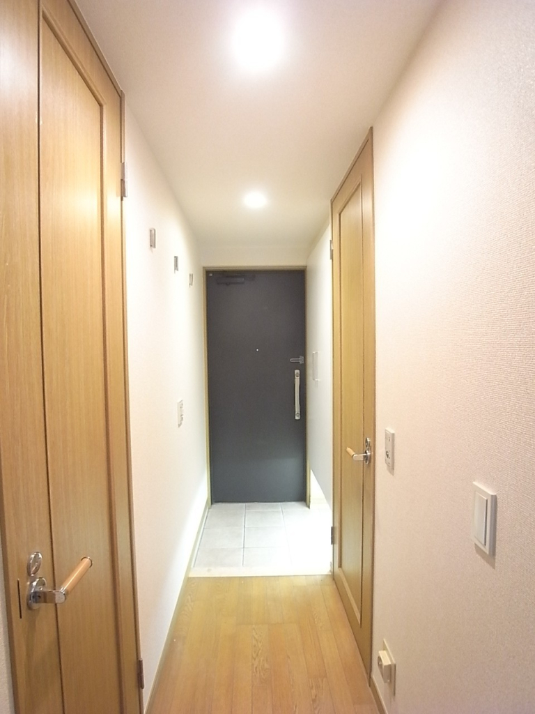 お部屋側から撮った廊下