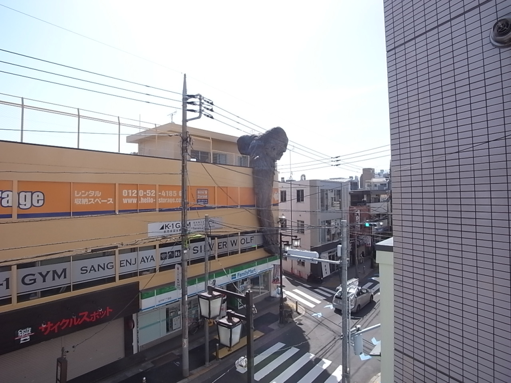 東南方面。（写真は303号室のもの）