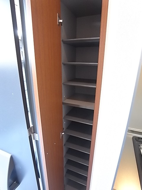 下駄箱は高さも調節できて使いやすい！