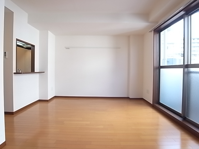 やはりカウンターキッチンがアクセントになっていますね！（写真は202号室のもの）