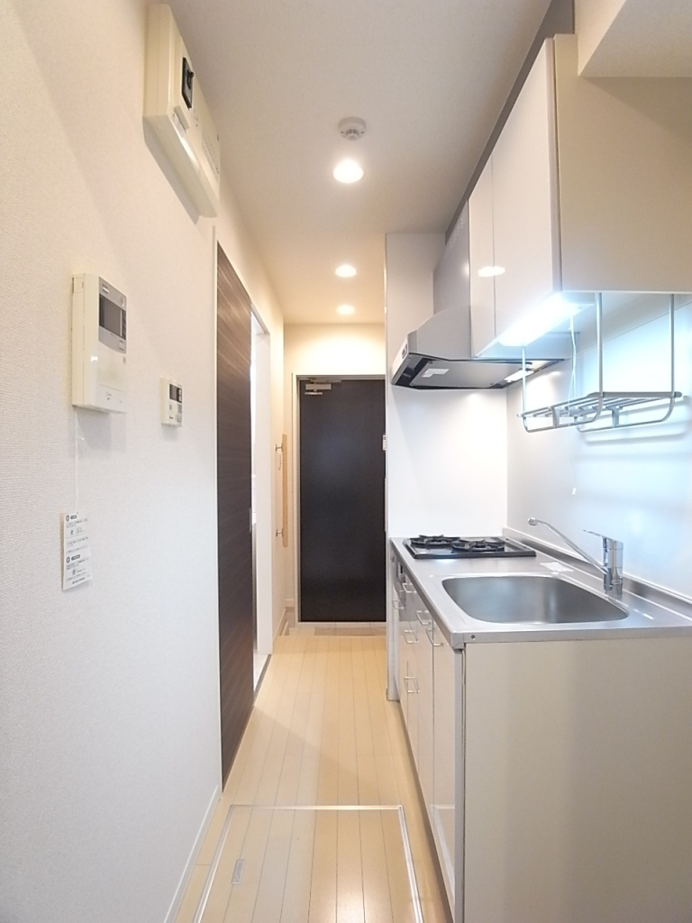 お部屋から玄関を見た写真です