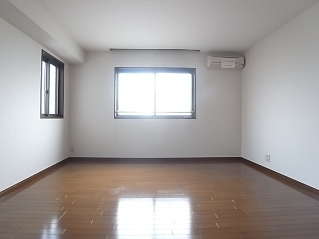 2階の洋室は10帖！