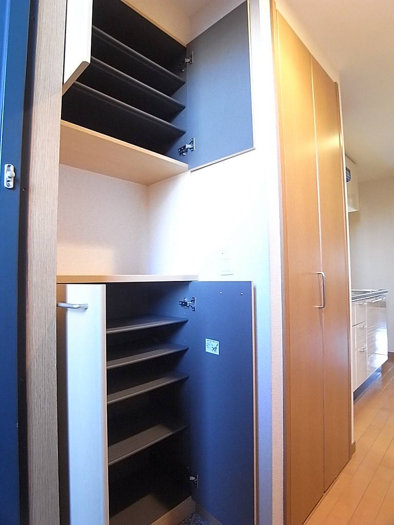 下駄箱が大きく玄関をすっきりした状態にしてくれます