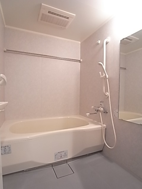 一日の疲れを癒すバスルーム♪追い焚き機能、浴室乾燥機ももちろんございます！