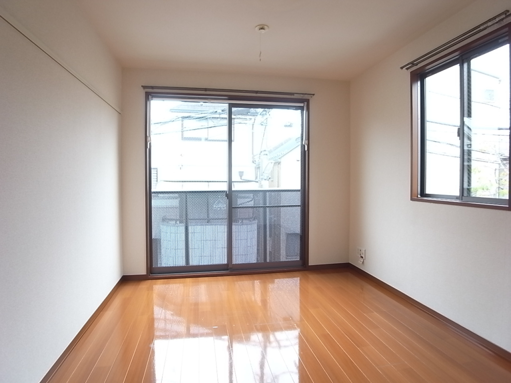 とっても明るいお部屋です！幅263×奥292×高228