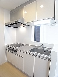 人気の対面式キッチンは収納も豊富！ 