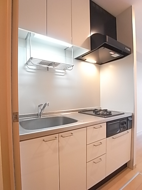 綺麗で広々システムキッチン！