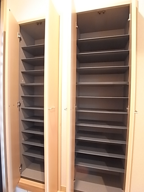 見て下さい！この下駄箱の収納力を！