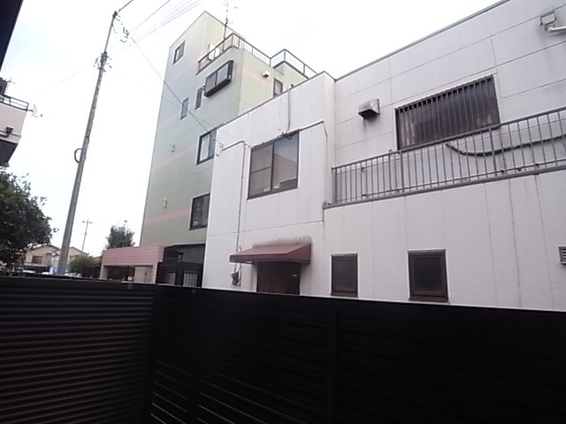 東南方面の眺望。朝からしっかり日当たりあり！