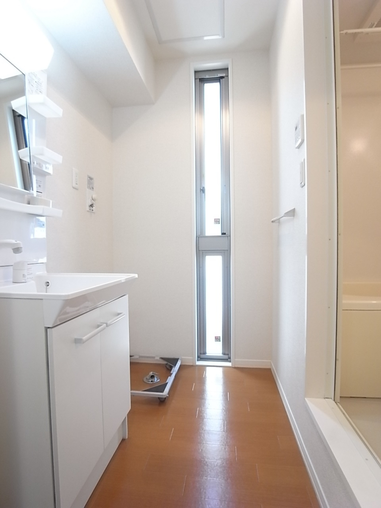 明るい洗面所！