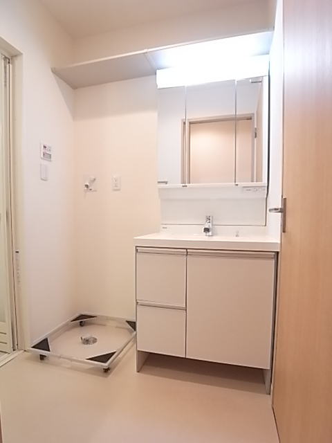 2人で使っても広々とした洗面脱衣所！