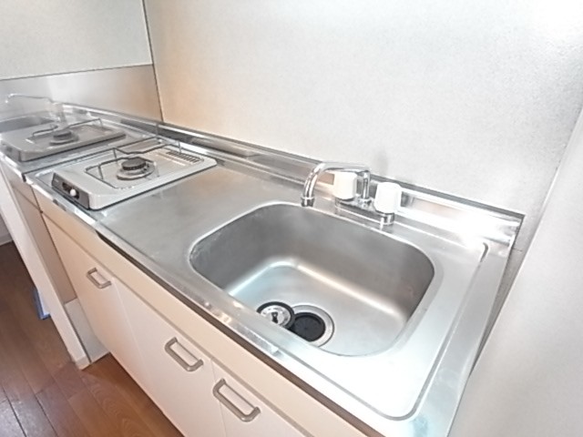 調理スペースもあって思ったよりも広いキッチンです！