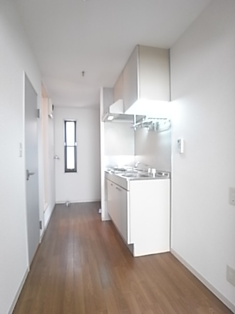 部屋から玄関方向を撮影！