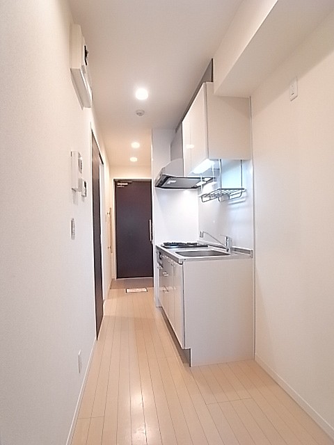 お部屋から玄関を見た写真です