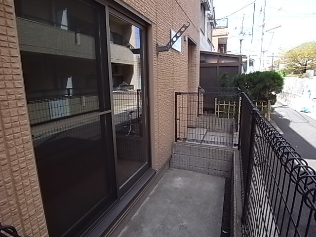 東向きのバルコニーは朝から陽が入ります！