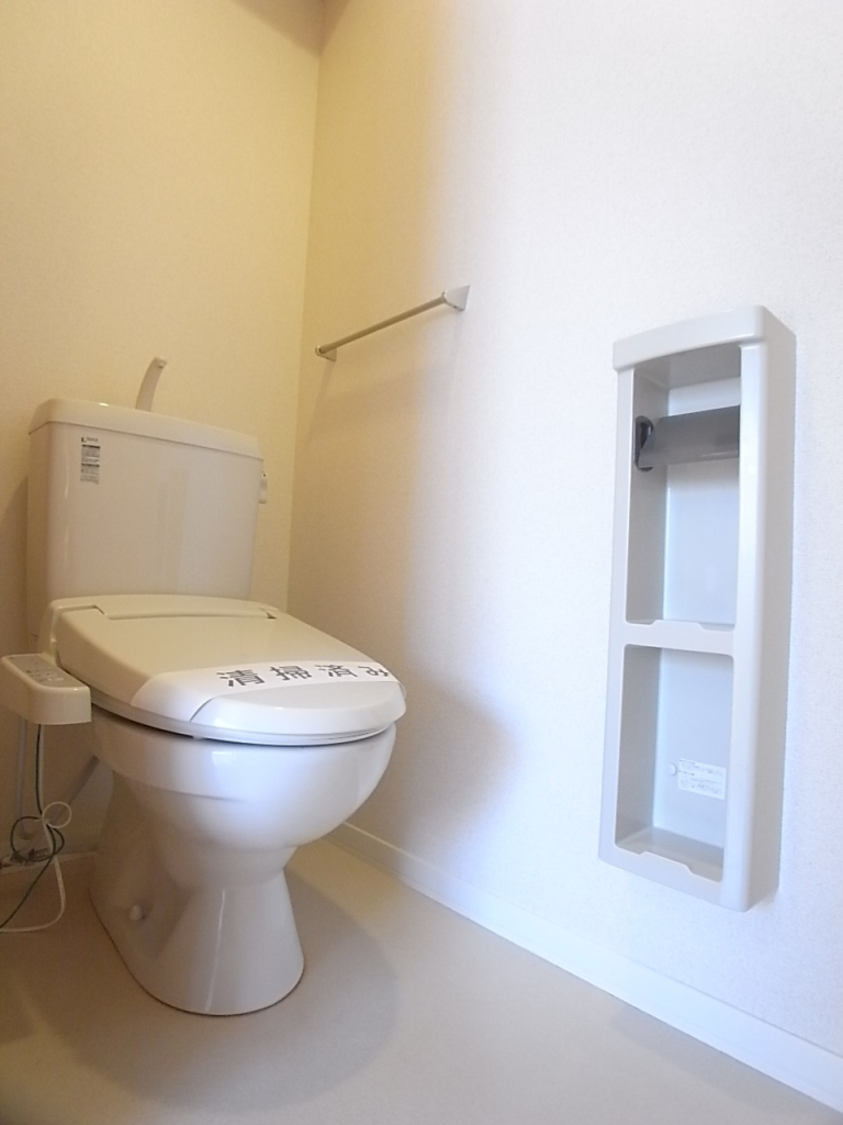 温水洗浄便座付きトイレ！