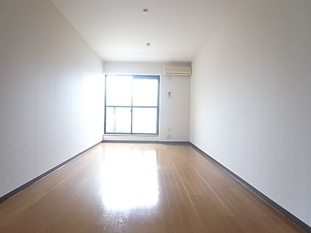 洋室9帖は広いです！