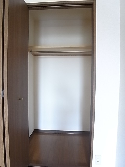 お部屋の収納。お部屋も広いですが収納も大きい！