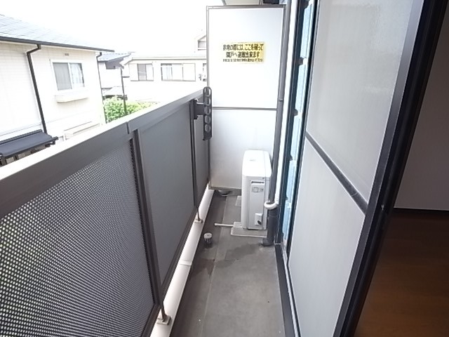 晴れの日にしっかりと布団を干せるバルコニー！