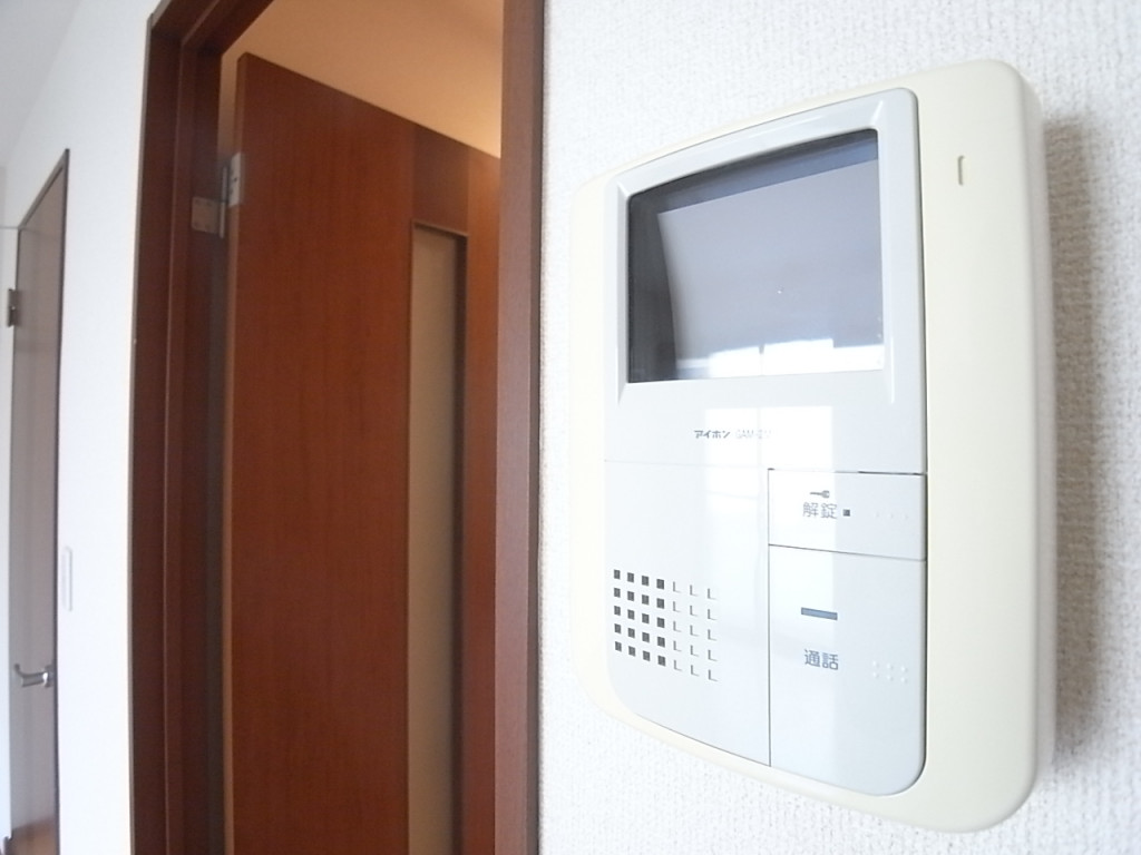 来客はモニターホンで確認してから！