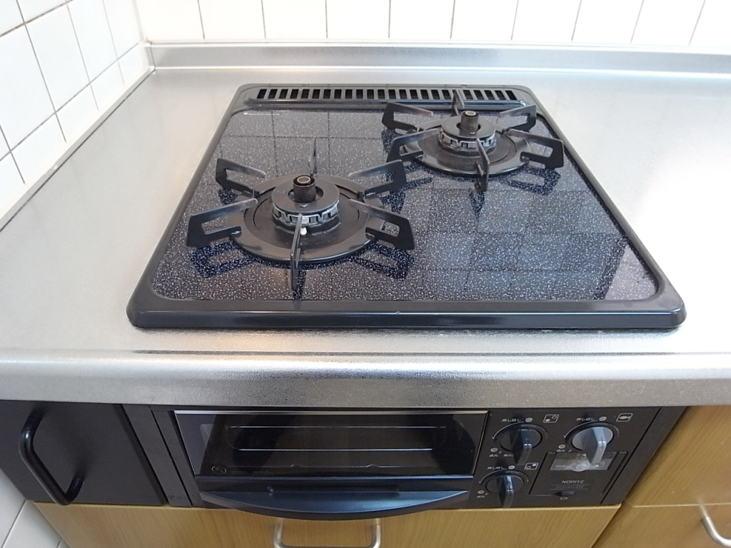 システムキッチンガス2口グリル付き！