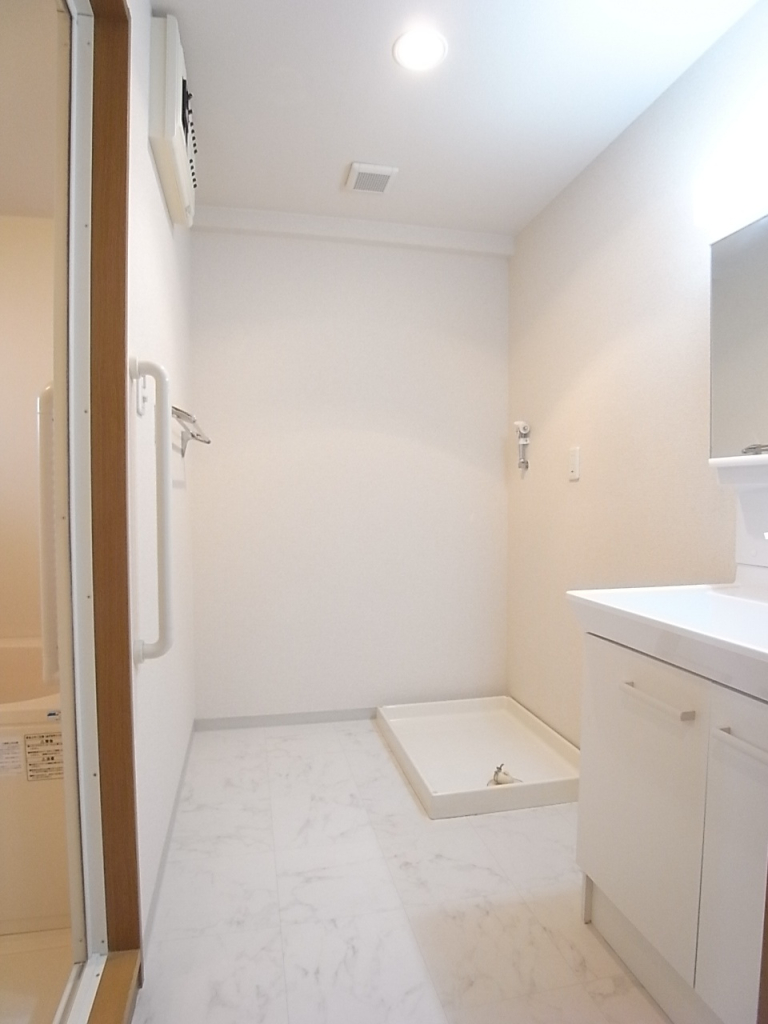 シャワー付き独立洗面台！