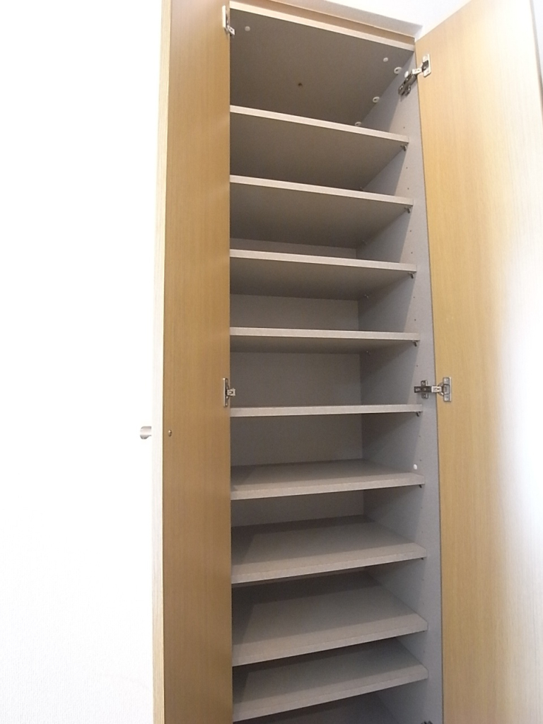 収納力のある下駄箱。