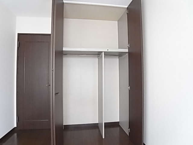 真ん中洋室収納