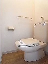明るく清潔感あるトイレ！幅77.3×奥107×高228