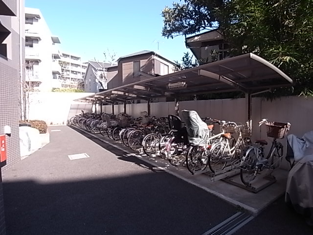 屋根付き駐輪場