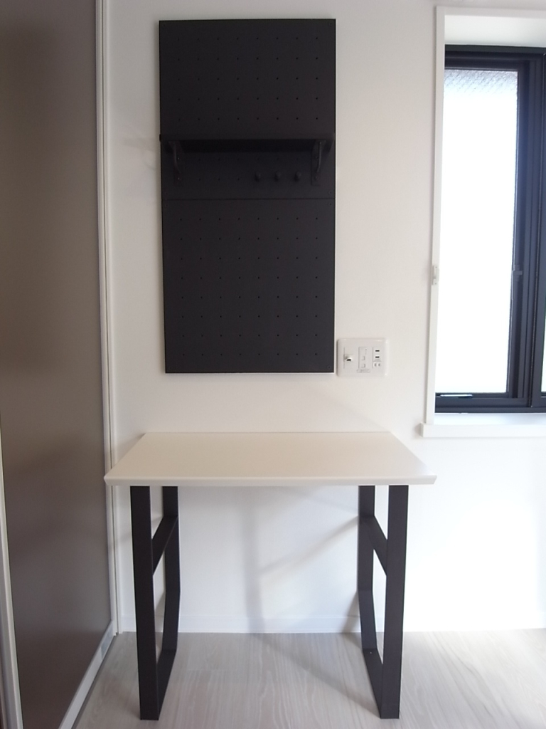 ワークスペース　少し勉強したり読書したりするときに使えますね♪