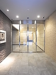マンションのエントランス。