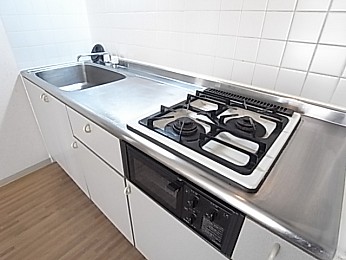システムキッチンガス２口グリル付き！