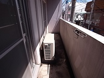 リビングから洋室まで続くワイドバルコニー！