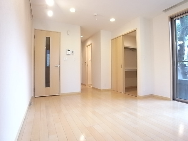 広く使えるスペースで部屋作りを楽しみましょう！