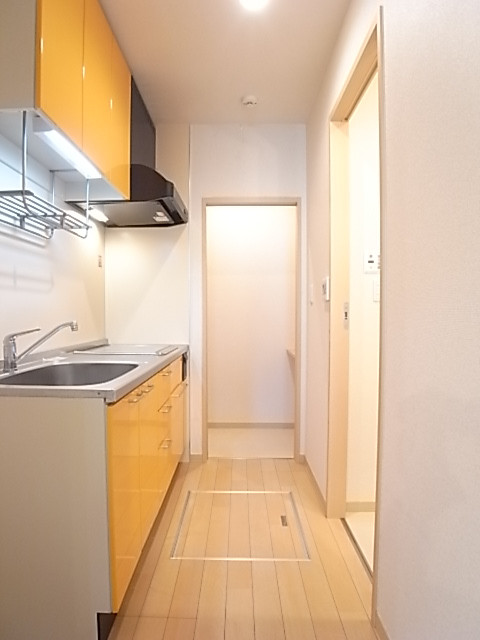 独立感のあるキッチンンスペース！冷蔵庫置場の幅61.3×奥61.8×高241