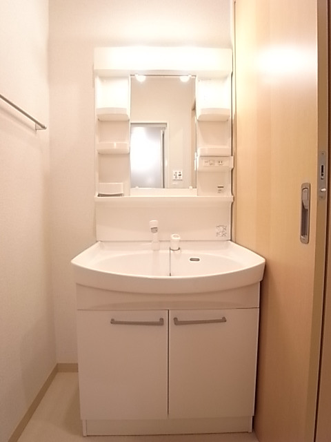 シャワー付き独立洗面台