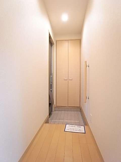 お部屋もキッチンも玄関から見えないのが嬉しいですね！幅88.5×奥243×高241