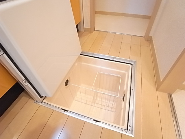 買い置きの保管にも便利な床下収納！