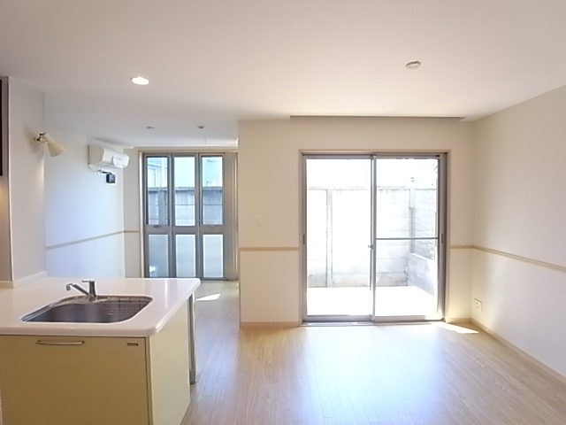 オープンキッチンのLDKは15.3帖！