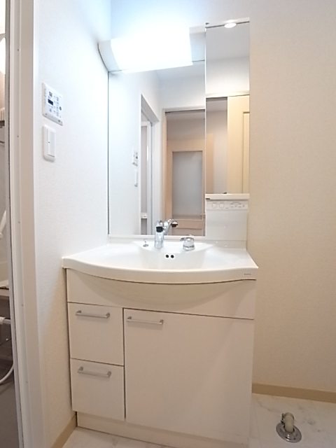 大きな鏡の洗面台！