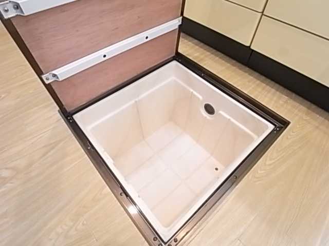 買い置きの保管に便利な床下収納！